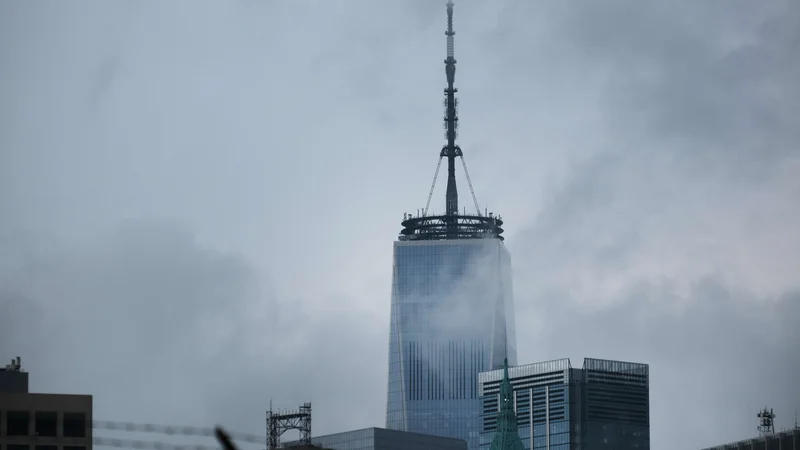 Fotografija: Stolp One World Trade Center na mestu dvojčkov Svetovnega trgovinskega centra. Foto Spencer Platt Afp