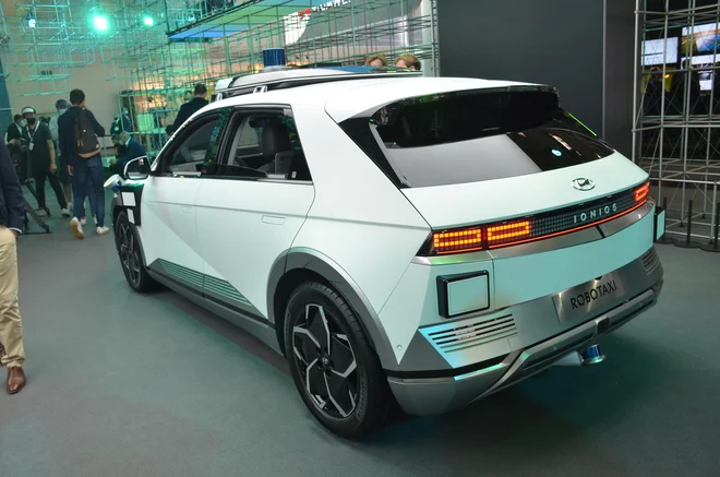 Hyundai ioniq5 v zamisli robotskega taksija<br />
FOTO: Gašper Boncelj