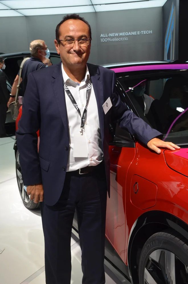 Jean-Paul Drai, Renault: »Električni megane je krajši, a bolj prostoren kot dosedanji, ki bo šel svojo pot naprej.«<br />
FOTO: Gašper Boncelj
