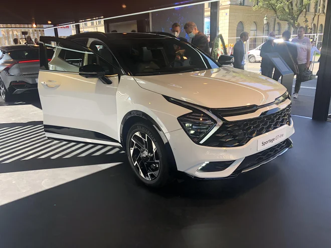 Nova izvedba kie sportage kot priključni hibrid<br />
FOTO: Gašper Boncelj