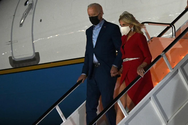 Joe Biden bo danes obiskal vsa tri prizorišča napadov. Največja slovesnost bo tudi tokrat v New Yorku, kjer je bilo največ žrtev. FOTO: Jim Watson/AFP