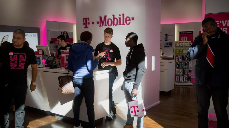 Fotografija: T-Mobile US ima tudi hitrejšo 5G povezavo kot konkurenti AT&T in Verizon.
Foto Michael Nagle/Bloomberg