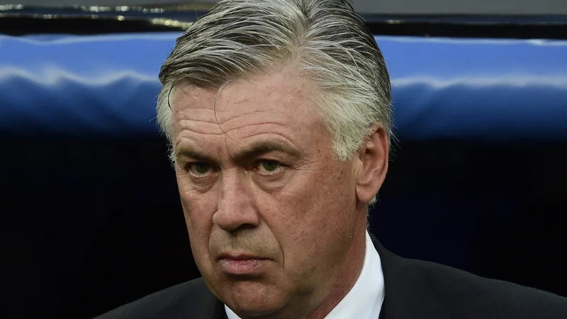 Fotografija: Real se nocoj vrača na štadion Santiago Bernabeu, kjer bo odigral prvo domačo tekmo po marcu 2020, ko je na klopi sedel še Zinedine Zidane. Klub je v novo sezono popeljal Ancelotti (na fotografiji). FOTO: Pierre-Philippe Marcou/AFP