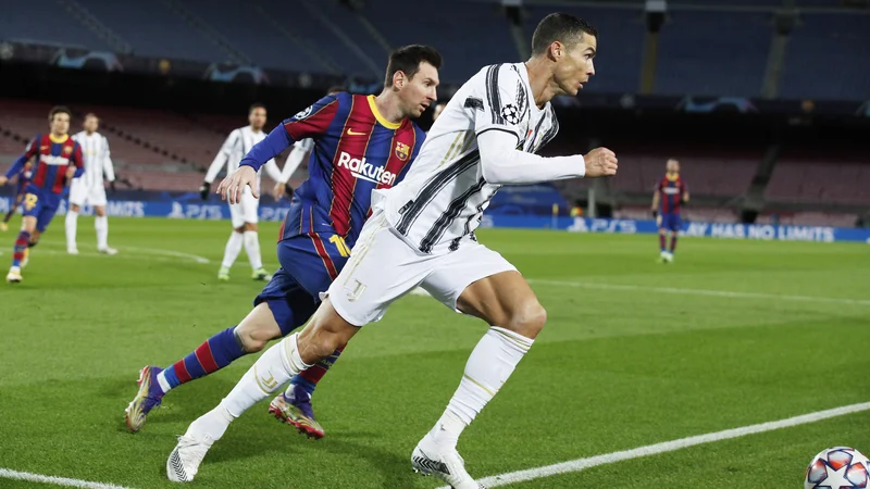 Ko sta zadnja leta igrala za Barcelono oziroma Juventus, sta Messi in Ronaldo (oba na fotografiji) ostajala vedno bolj v senci mlajših kolegov iz drugih klubov. Letos naj bi bilo drugače. FOTO: Albert Gea/Reuters