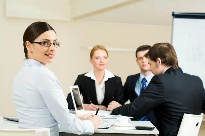 Podjetja se zavedajo pomembnosti dobrega delovnega okolja in dobre organizacijske klime za večje zadovoljstvo zaposlenih. FOTO: Shutterstock