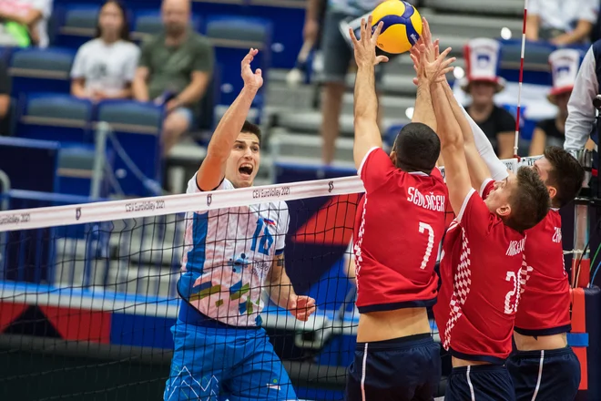 Klemen Čebulj se je poigraval s hrvaškim blokom. FOTO: CEV