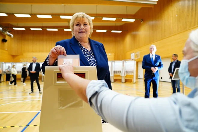 Erna Solberg se po osmih letih poslavlja s premierskega položaja. FOTO: NTB via Reuters