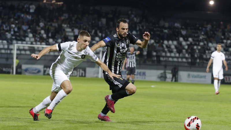 Fotografija: Sobočani bodo morali dvigniti strelsko formo tudi v Evropi, če bodo želeli biti enakovreden tekmec. A predvsem napadalci, več golov, dva, je dosegel bočni branilec Žiga Kous. FOTO: Leon Vidic/Delo