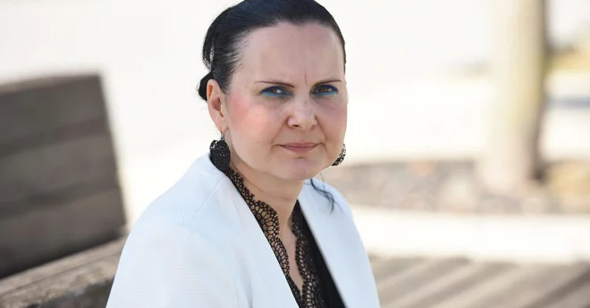 Žvižgačica iz Kutine Adrijana Cvrtila je javno opozorila na političnokorupcijsko hobotnico v mestu. FOTO: Robert Fajt/Cropix