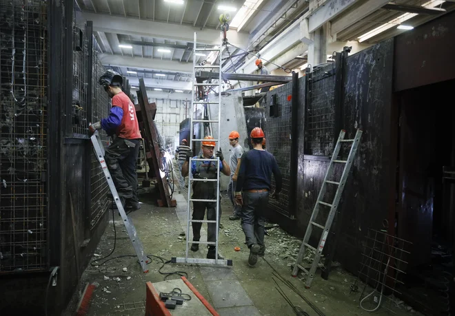 V podjetju se veliko posvečajo trajnostni naravnanosti na vseh področjih, od uporabe trajnostnih materialov in ravnanja z odpadki in vodo, nenehno zmanjšujejo porabo energije in emisij. FOTO: Jože Suhadolnik/Delo