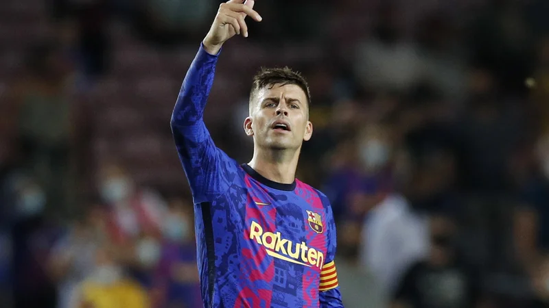 Fotografija: Gerard Pique je po tekmi proti Bayernu navijačem jasno dal vedeti, da je nezadovoljen z njihovimi odzivom. FOTO: Albert Gea/Reuters