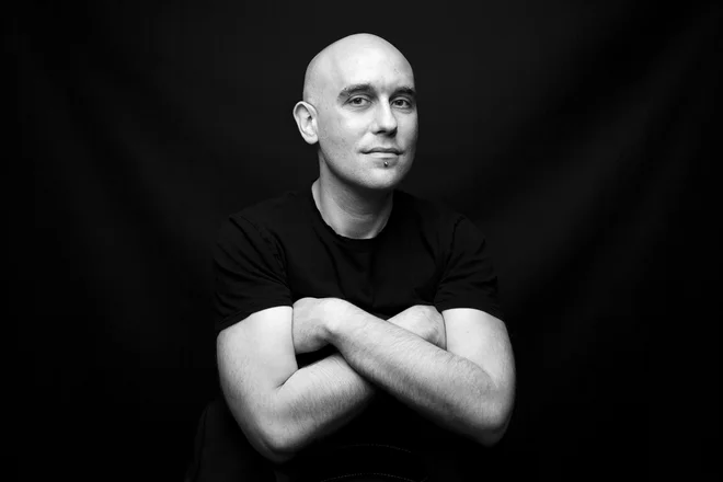 Davorin Lenko trenutno končuje nov roman. FOTO: Manca Juvan