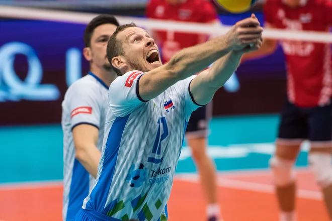 Kapetan Tine Urnaut (na fotografiji) bo imel z rojaki novo priložnost v boju za odličja. FOTO: Ondra Driml/CEV