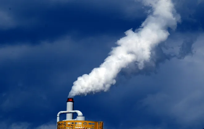 Proizvodnja plastike in sežiganje plastičnih odpadkov po svetu prispevata okoli 400 milijonov ton CO₂ na leto.<br />
FOTO: Roman Šipić/Delo