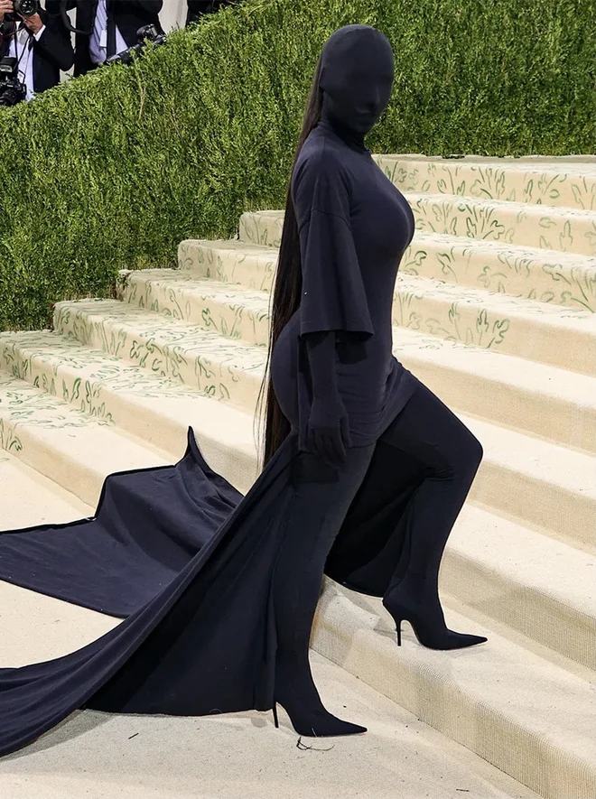 Kardashianova v vsej svoji črnini. FOTO: Getty Images