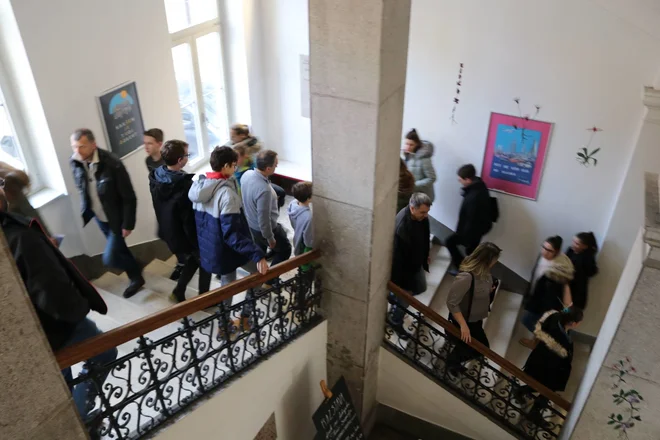 Gimnazijo danes obiskuje 328 dijakinj in dijakov, v prvi letnik je vpisanih 50. FOTO: Arhiv gimnazije Jurija Vege