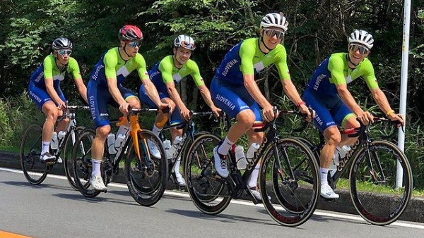 Fotografija: Slovenski kolesarji, ki so se z OI vrnili z zlatom in bronom, tudi na SP merijo na vrh. FOTO: Instagram