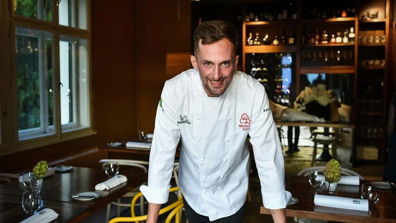 Fotografija: Vodenje kuhinje prenovljenega Pena prevzema chef Mojmir Marko Šiftar, mladi talent 2019 po izboru vodiča Gault & Millau Slovenije in dobitnik Michelinove oznake Bib Gourmand. Foto Peter Irman