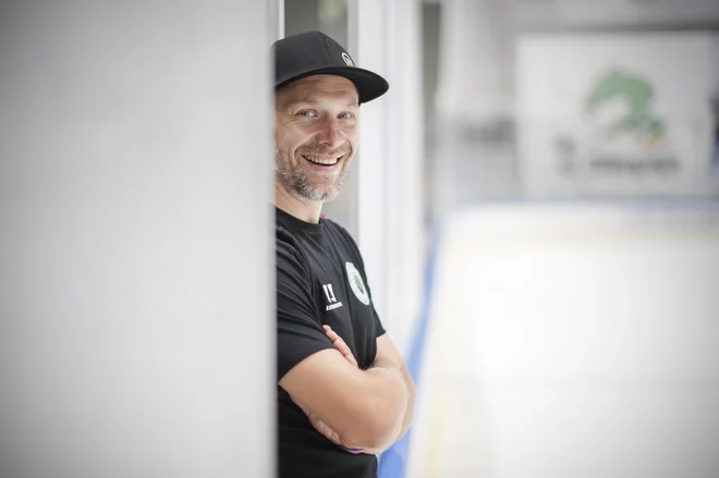 Mitja Šivic je zadovoljen s tivolskim poletjem, od današnjega večera pa se bo začelo v ICEHL zares. FOTO: Uroš Hočevar/Delo