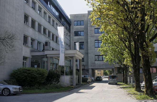 Ker je elektroenergetika, predvsem na ravni prenosa, specifično področje, je večina javnih naročil izvedenih na mednarodni ravni.<br />
FOTO: Blaž Samec/Delo