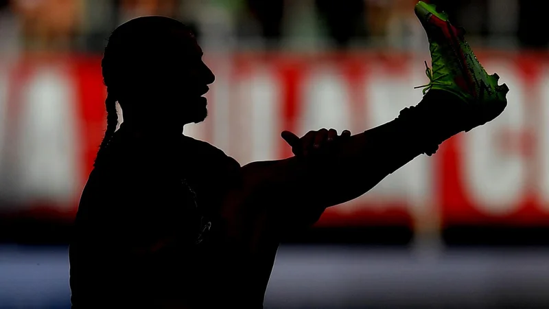 Fotografija: Zlatan Ibrahimović (na fotografiji) med ogrevanjem za septembrsko ligaško preizkušnjo proti Laziu. FOTO: Daniele Mascolo/Reuters