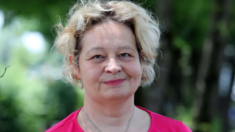 Fotografija: Zdravnica Mateja Logar bo kljub nekaterim razhajanjem s politiko vztrajala pri vodenju svetovalne skupine. FOTO: Igor Mali