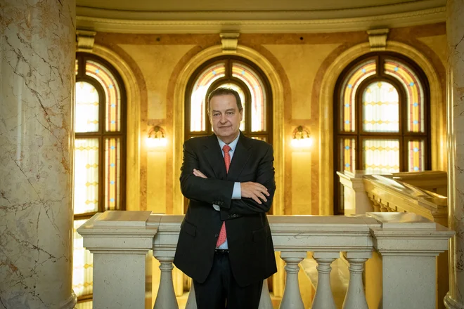 V Srbiji je podpora vstopu v EU še vedno višja od 50 odstotkov, toda tako kot se v Evropi čuti širitvena utrujenost, imamo tudi v Srbiji pridružitveno utrujenost, pravi Ivica Dačić. FOTO: Voranc Vogel/Delo