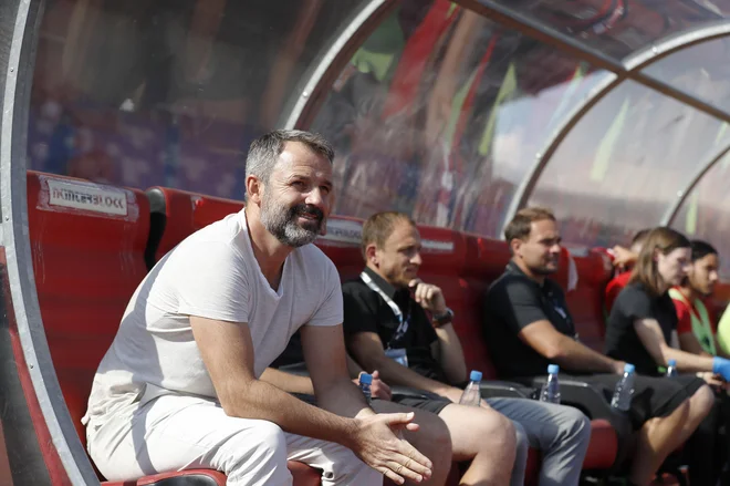 Dušan Kosić je v drugi prvenstveni tekmi v vlogi trenerja Tabora še drugič zmagal. FOTO: Leon Vidic/Delo