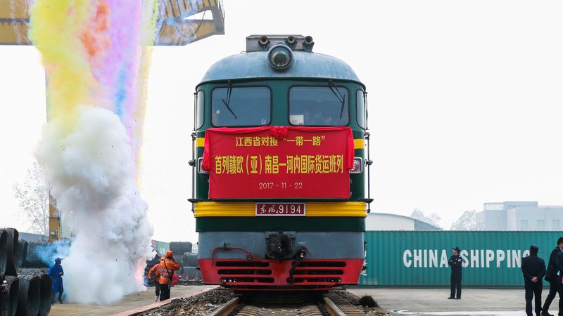 Fotografija: Železniškega prometa s Kitajsko vse več, a ga prav tako pestijo zamude in visoke cene. FOTO: Reuters