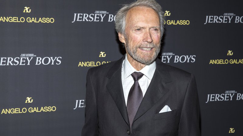 Fotografija: Legendarni ameriški igralec in režiser Clint Eastwood, ki je maja dopolnil 91 let, kljub zavidljivi starosti ne počiva. FOTO: Andrew Kelly/ Reuters