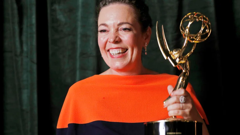 Fotografija: Olivia Colman je za vlogo kraljice Elizabete II. dobila emmyja za glavno žensko vlogo. FOTO: Peter Nicholls/Reuters