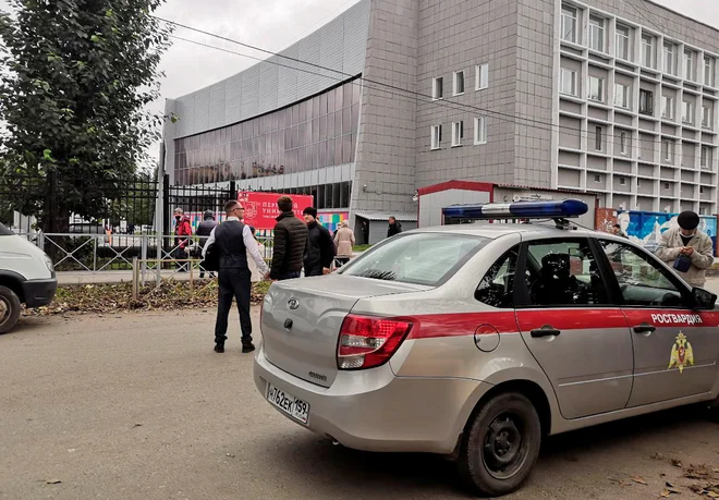 Strelec je na družbenem omrežju objavil načrt in motiv za napad. FOTO: Stringer/Reuters
