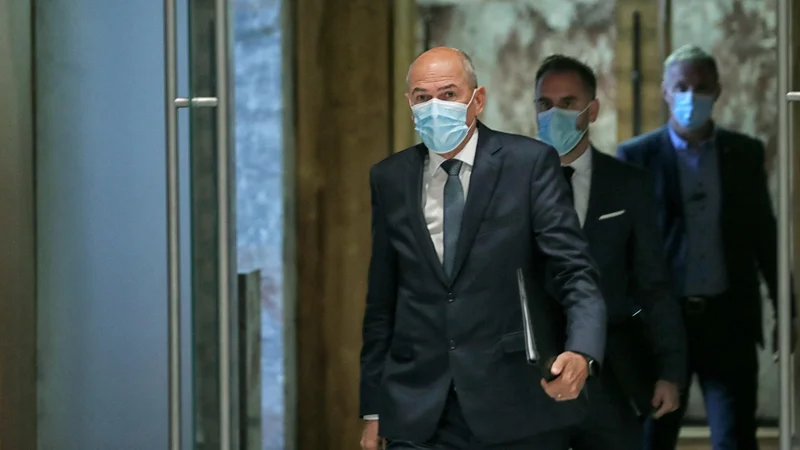 Fotografija: Redna seja dravnega zbora, na kateri je predsednik vlade Janez Janša odgovarjal na poslanska vprašanja FOTO: Blaž Samec/Delo