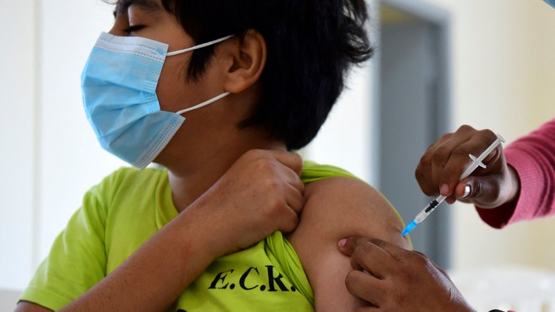 Fotografija: Cepivo Pfizerja in Biontecha je varno tudi za otroke. FOTO: Norberto Duarte/AFP