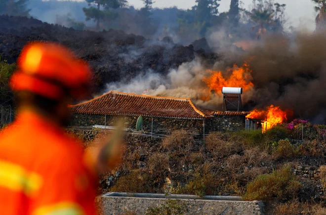 Na La Palmo bo v naslednjih dneh prišel tudi kralj Filip VI. FOTO: Borja Suarez/Reuters