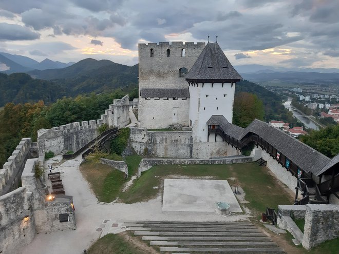 Stolp Starega gradu Celje razkriva temačne čase srednjega veka. FOTO: Mitja Felc/Delo