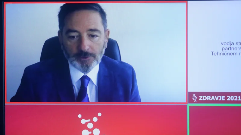 Fotografija: Osrednji govornik na konferenci Marco Marsella, vodja enote E-zdravje, dobro počutje in staranje v generalnem direktoratu Evropske komisije za komunikacijska omrežja, vsebine in tehnologijo (DG Connect). FOTO: Blaž Samec/Delo