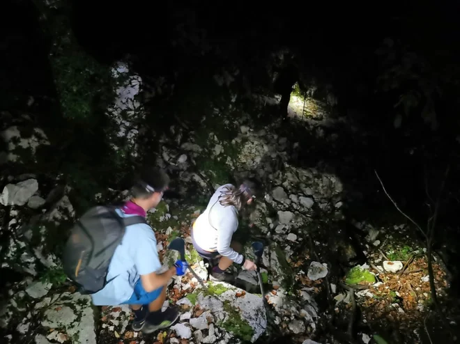 Eden od pohodnikov je hodil z berglami in opornico za gleženj. FOTO: GRS Bovec