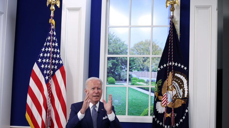 Fotografija: Ameriški predsednik Joe Biden med današnjim virtualnim vrhom. Foto: Alex Wong/Afp