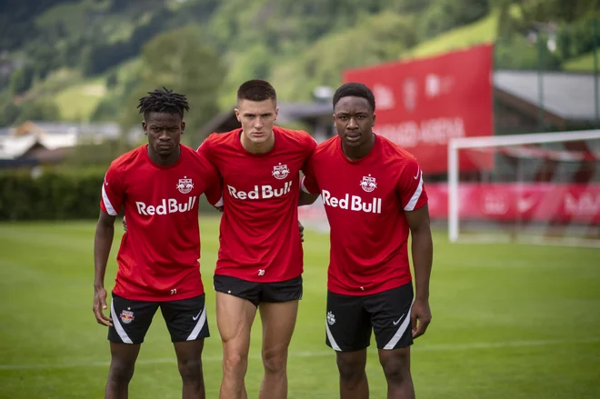 Benjamin Šeško je v klubski majici v svoji prvi sezoni na najvišji ravni še naprej razigran. FOTO: FC Red Bull Salzburg/Getty Images