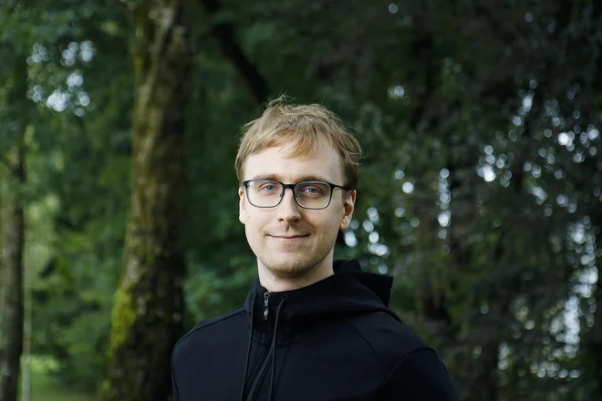 &raquo;Eksponentno s primeri okužb je raslo število mojih sledilcev, kot da bi covid izbruhnil še na mojem profilu,&laquo; je dejal David Zupančič.
