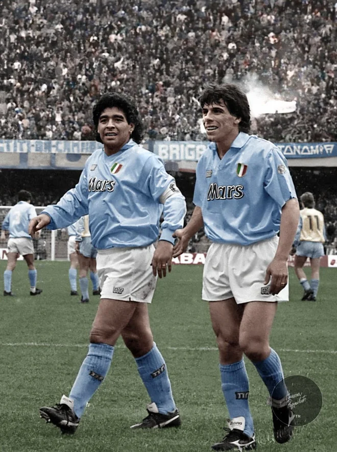 Dva neapeljska nogometna bogova, Diego Maradona in Gianfranco Zola. FOTO: football time
