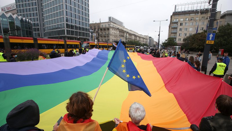 Fotografija: Skoraj sto občin, okrožij in regij na Poljskem se je leta 2019 razglasilo za območja brez ideologije LGBTIQ. FOTO: Agencja Gazeta/Reuters