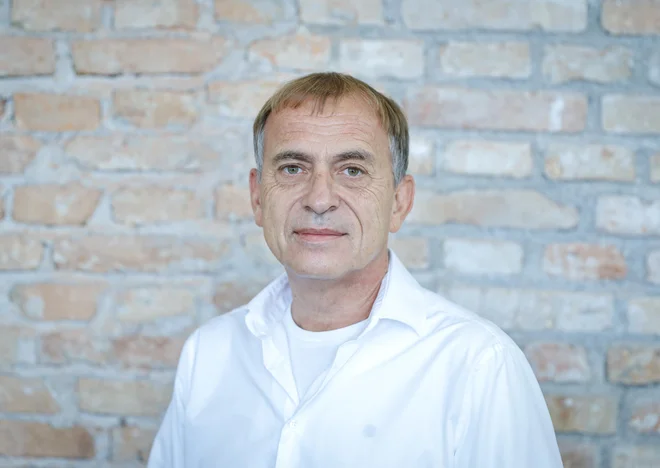 Blaž Peršin je v osemdesetih in devetdesetih produciral razstave, predstave, festivale in koncerte, soustanovil glasbeno založbo in trgovino z alternativno glasbo. FOTO: Jože Suhadolnik