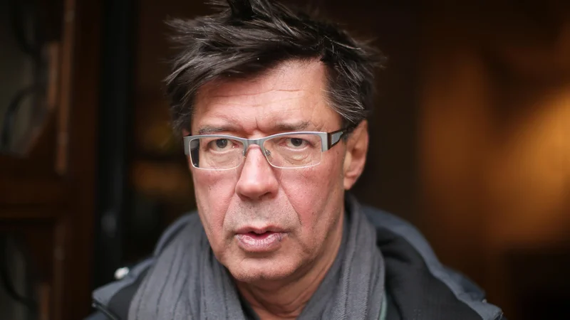Fotografija: Glavna lika filma Sanremo Miroslava Mandića Duša in Bruno živita v domu upokojencev. Sproti pozabljata, da se poznata. FOTO: Jure Eržen/Delo