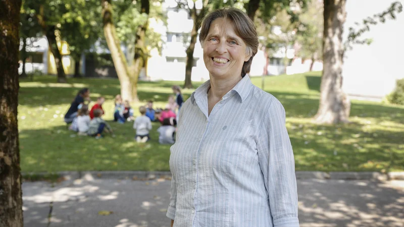 &raquo;Po otroških očeh vidiš, ali je bilo nekaj dobro. Ko zasvetijo. To je največja nagrada,&laquo; pravi Adriana Gaberščik z Osnovne šole Miška Kranjca Ljubljana. FOTO: Leon Vidic/Delo