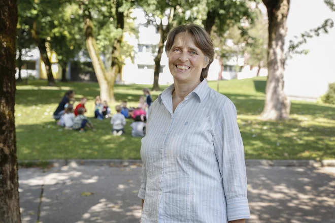 &raquo;Po otroških očeh vidiš, ali je bilo nekaj dobro. Ko zasvetijo. To je največja nagrada,&laquo; pravi Adriana Gaberščik z Osnovne šole Miška Kranjca Ljubljana. FOTO: Leon Vidic/Delo