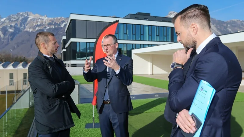 Fotografija: Aleksander Čeferin med obiskom Lihtenštajna januarja 2020. V dobrem letu in pol se je zgodilo marsikaj. Foto Uefa/LFV/Eddy Risch