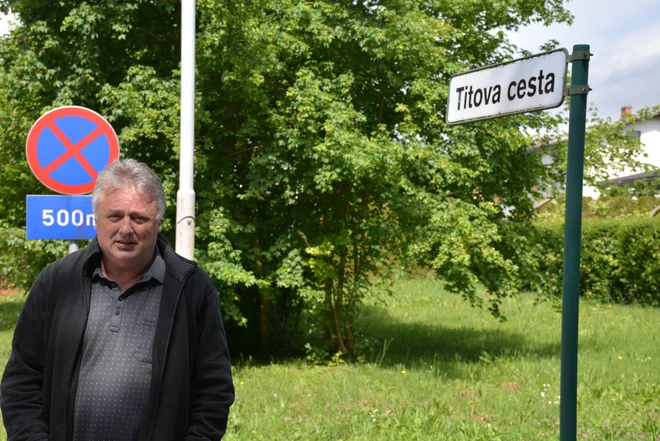 Župan Roman Leljak<strong> </strong>bi cesto raje poimenoval po kom drugem. FOTO: Oste Bakal/Delo