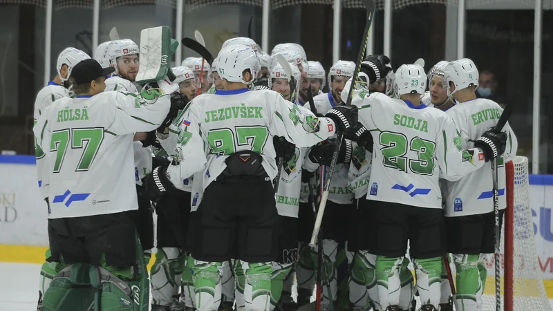 Fotografija: Olimpija se je veselila nove zmage. FOTO: Jože Suhadolnik